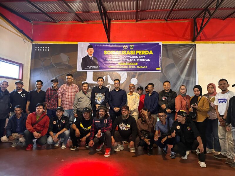 Eric Hamdani foto bersama dengan reken rekan Pers Padang Panjang 