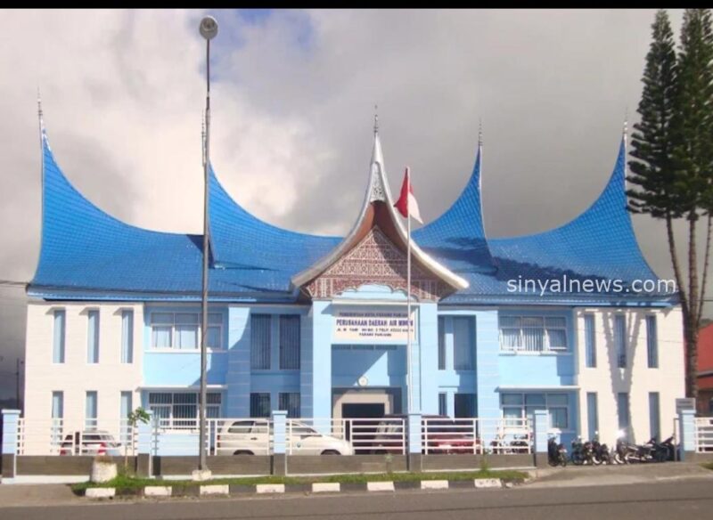 Kantor PDAM Padang Panjang Yang Sepi peminat Direktur nya