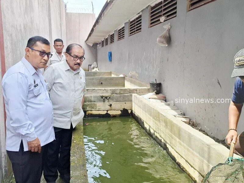 Kepala Rutan saat mendampingi Shodiq dalam kunjungan kerja nya di Rutan Padang Panjang
